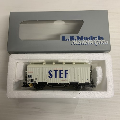 Train models 30003 - ls,