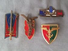 4 INSIGNES MILITAIRES DRAGO ARTHUS BERTRAND