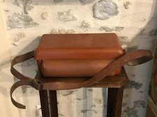 Ancienne sacoche postale à bandoulière, avec coussin ventral, cuir