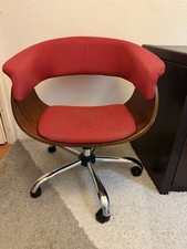 chaise pivotante à roulettes pour le bureau