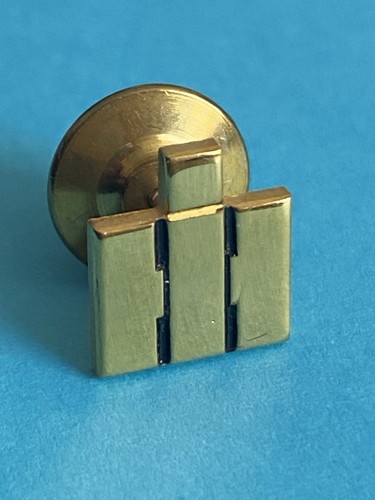 Ancien pin ih - pin's,