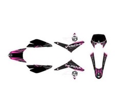 Kit deco/autocollant pour derbi senda 11->18/rcr/smt ->18 - rose marque KRM