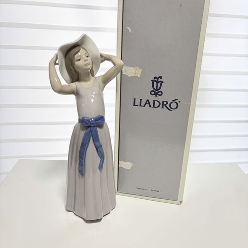 Figurine porcelaine céramique