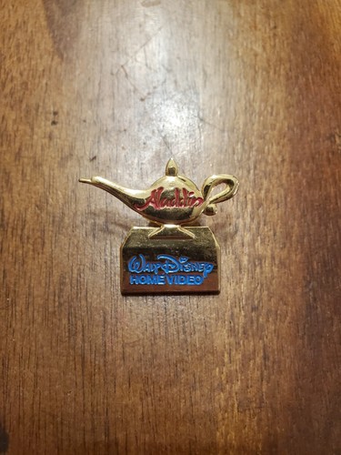 Pin walt disney home - pin's, studio