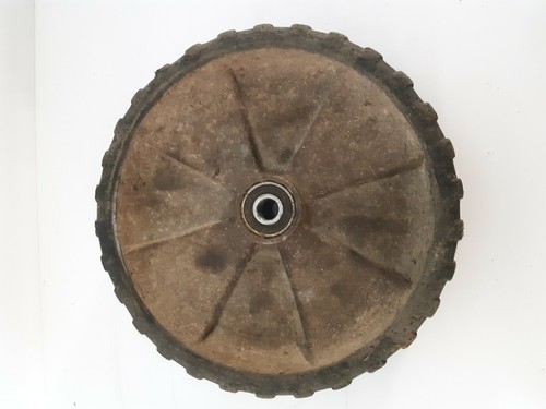 Roue arrière tondeuse - roue,