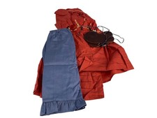 Lot de vêtements de poupée