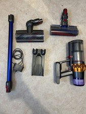 Aspirateur Balai Dyson V15 Fonctionnel Avec Ses Accessoires Et Son Socle