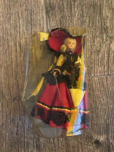 Poupée souvenir européenne