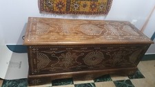 coffre artisanal indonesien