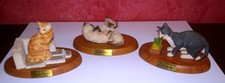 3 figurines de chats,en