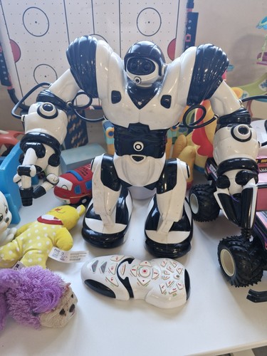Robot sapiens wowwee wow - robot,