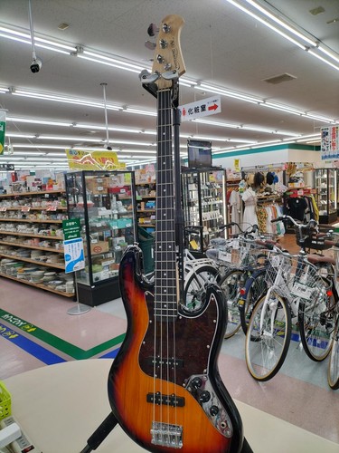 Guitare basse électrique