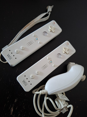 Lot manettes nintendo - lot,