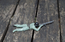 OUGEN PARIS GERMAN SOLDIER Lying with WWII Machine Gun 1/32 Plastic Vintage