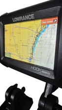 Lowrance Hook Reveal 5 Bundle Navionics (US Coastal + US Lakes)  Yakattack