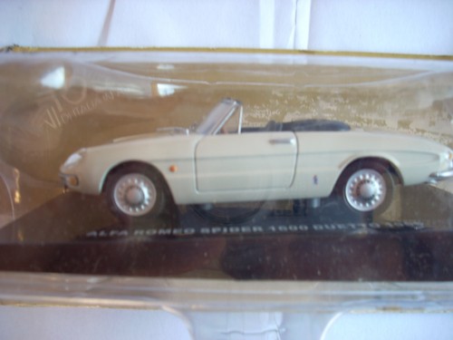 Die cast alfa romeo spider - die,