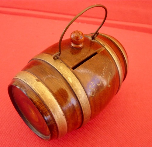 Ancienne tirelire bois - ancienne,