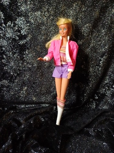 Barbie ensemble twice as - barbie,