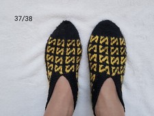 Chaussons tricot fait main noir à motifs jaune. 37/38. Neuf