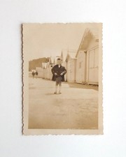 Garçon bord de mer cabines de