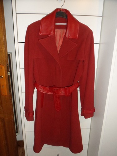 Manteau rouge état neuf - manteau,