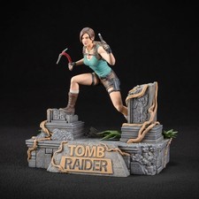 FIGURINE TOMB RAIDER LARA