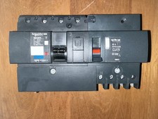 NG125N DISJONCTEUR 18656