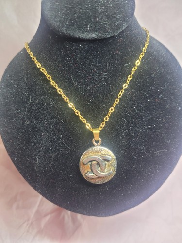 Collier upcyclé avec bouton - avec,