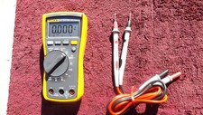 FLUKE 117 *MINT!* TRUE RMS HIGH PERFORMANCE MULTIMETER--TOP OF THE LINE!