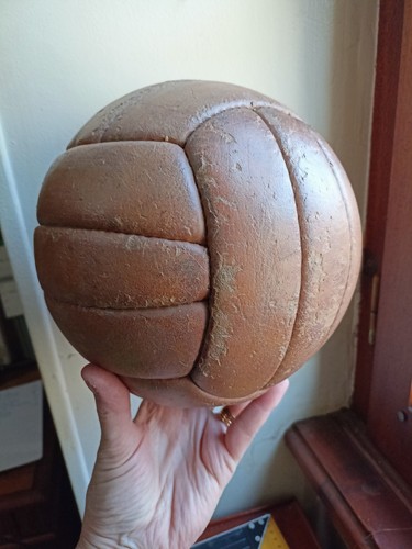 Ancien ballon foot cuir - de,
