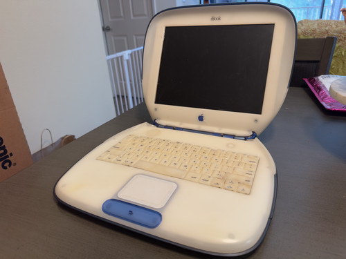 Apple ibook clamshell - apple, "clamshell"
