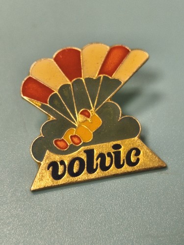 Pin vintage volvic parapente - volvic,