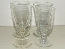 4 VERRES à pieds Verre