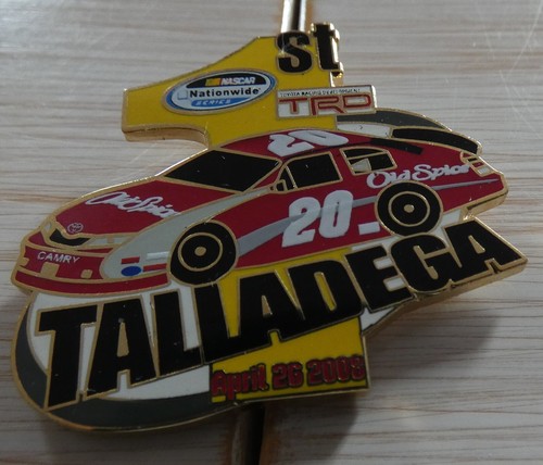 Pin course usa nascar cup - pin's,