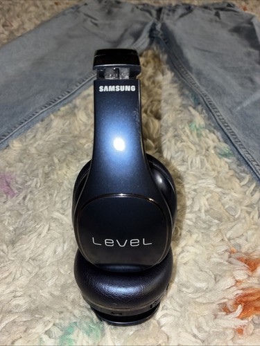 Samsung level pn900 blue - on,