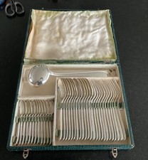 Ménagère en métal argenté