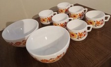 2 bols et 6 tasses à café