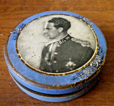 Ancienne boite métal signée gravée Lecocq Bruxelles. Photo Roi des Belges ?