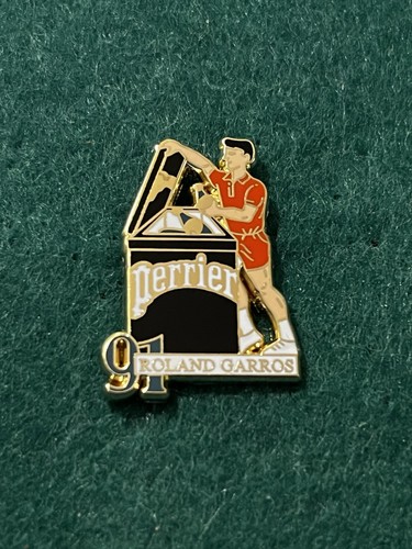 Pin perrier roland - pin’s,