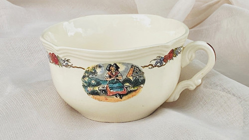 Ancienne grande tasse - ancienne,