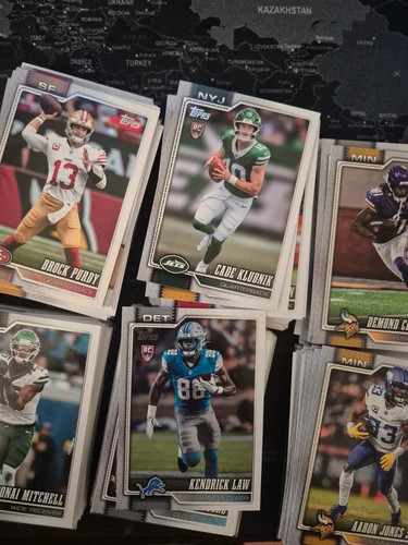 Environ 400 cartes base topps