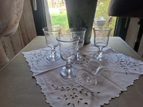 Verres pied anciens - a,