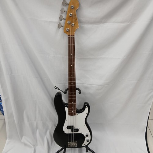 Guitare basse électrique