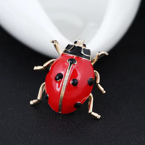 Broche émaillée coccinelle - broche,
