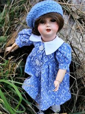 Poupée type BLEUETTE