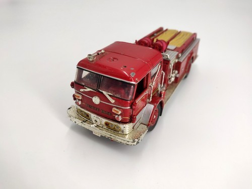 Signature mack fire 1960 - signature,