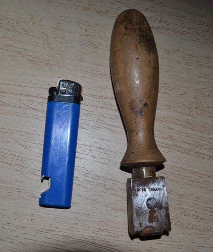 Ancien outil cordonnerie - ancien,