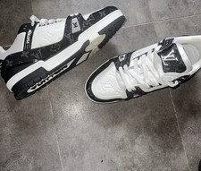 Sneaker LV Trainer  Size 44