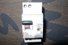 DISJONCTEUR DIFFERENTIEL 2POLE