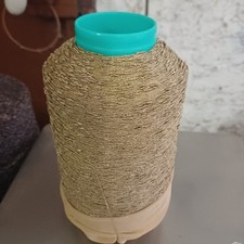 fil a tricoter Marron